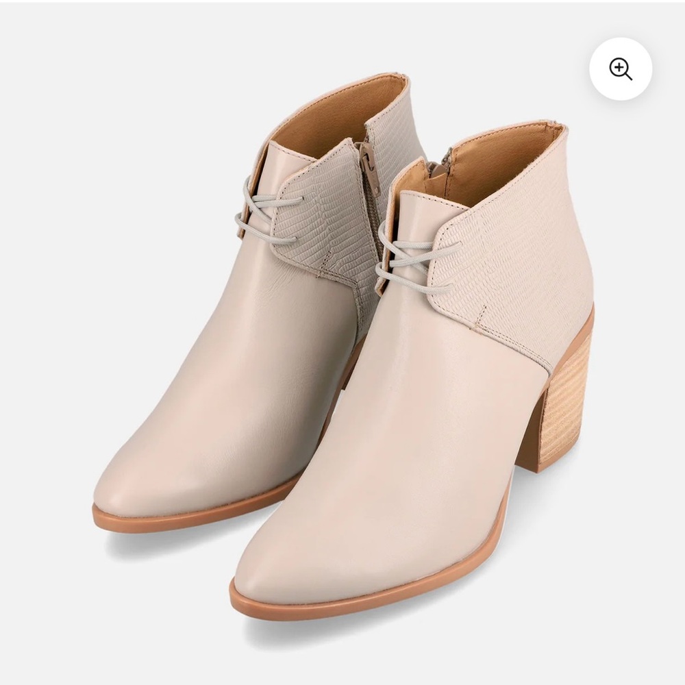 Michel Domit Italian High End Elegant Cream Ankle Boots Size 8 EUC